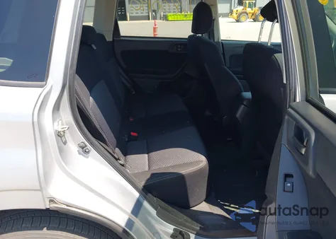 2015 Subaru Forester 2.5I Premium из США, поврежденный, VIN JF2SJADC2FH559593